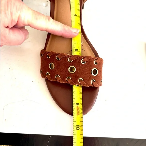 Like new Clarks Brown Ankle Strap Block Heel Sandals - Picture 11 of 11